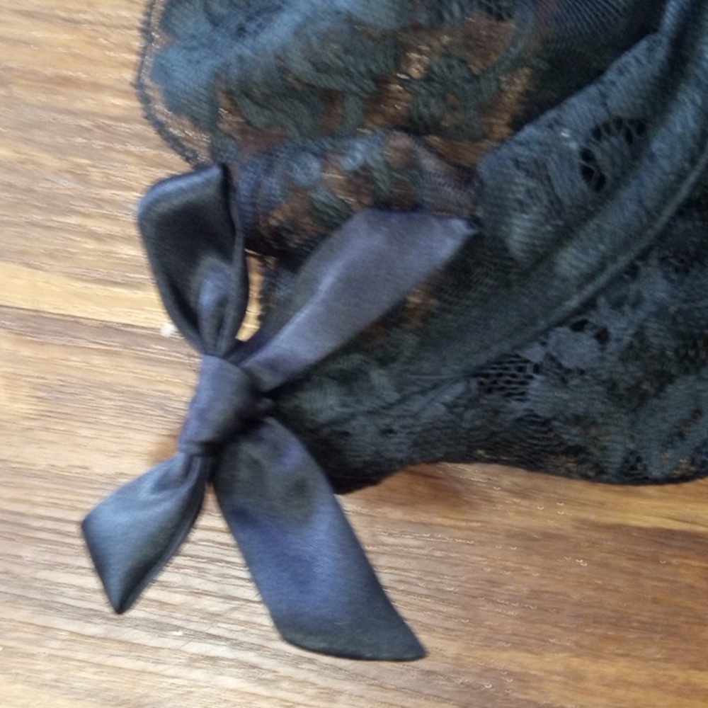 Victoria's Secret Black Lace Corset - Picture 6 of 7